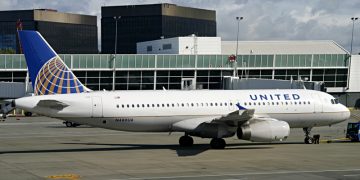 United Airlines Airbus A320-232 aircraft