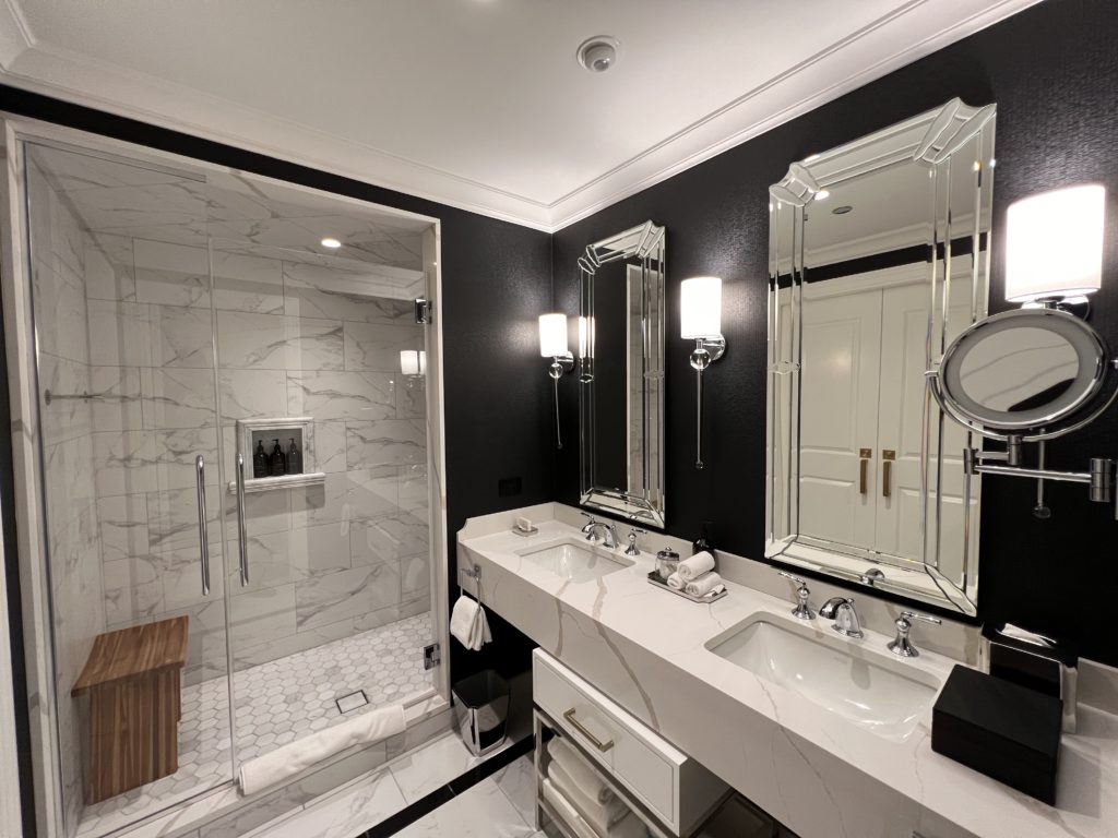 Review The LaSalle Chicago, Autograph Collection Executive Suite