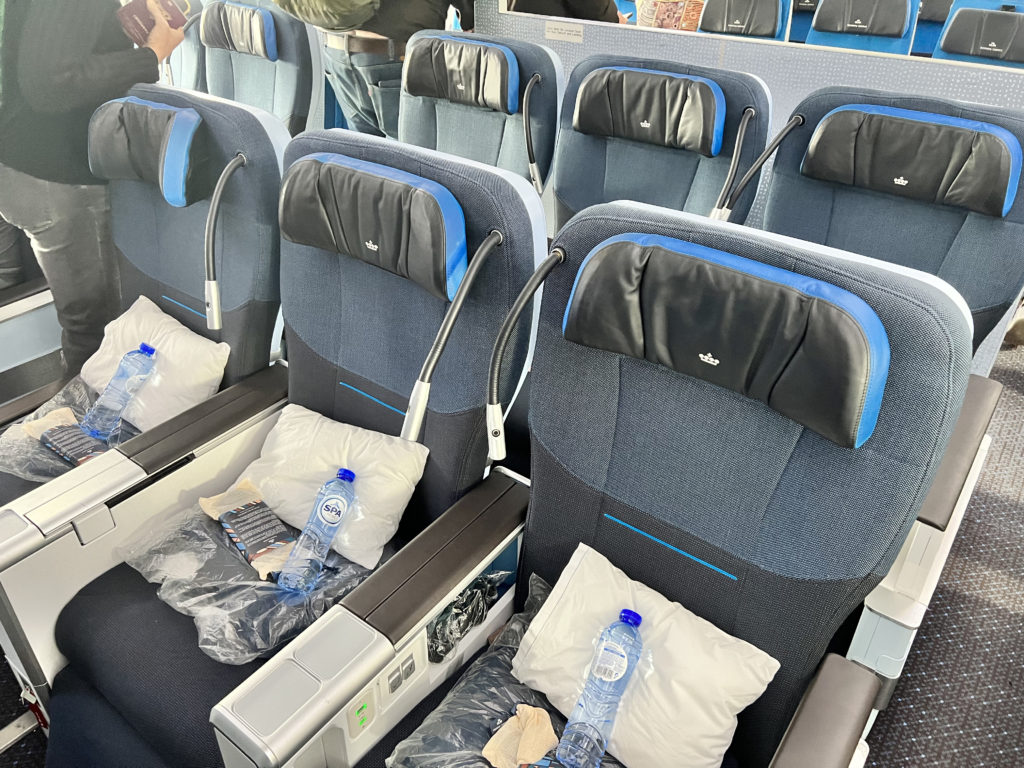 Review: KLM Boeing 787-10 Dreamliner | Premium Comfort Las Vegas - Amsterdam