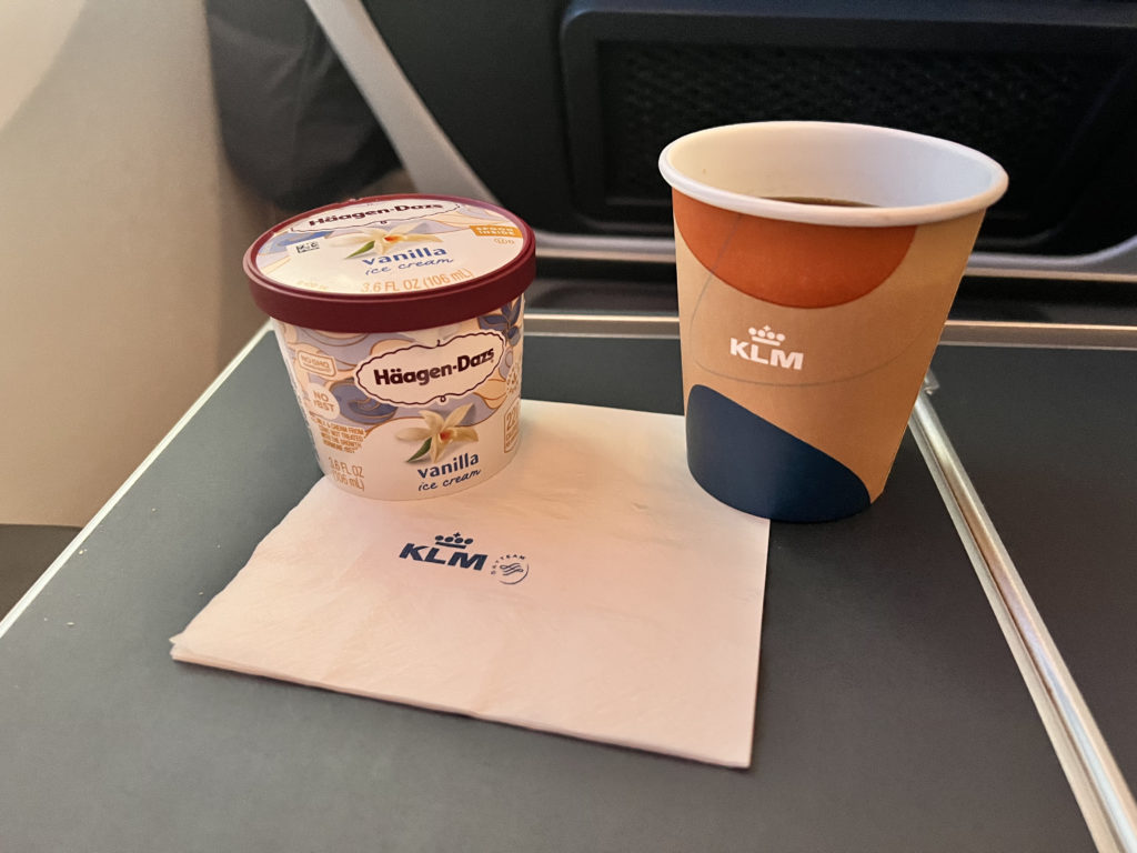 Review: KLM Boeing 787-10 Dreamliner | Premium Comfort Las Vegas - Amsterdam